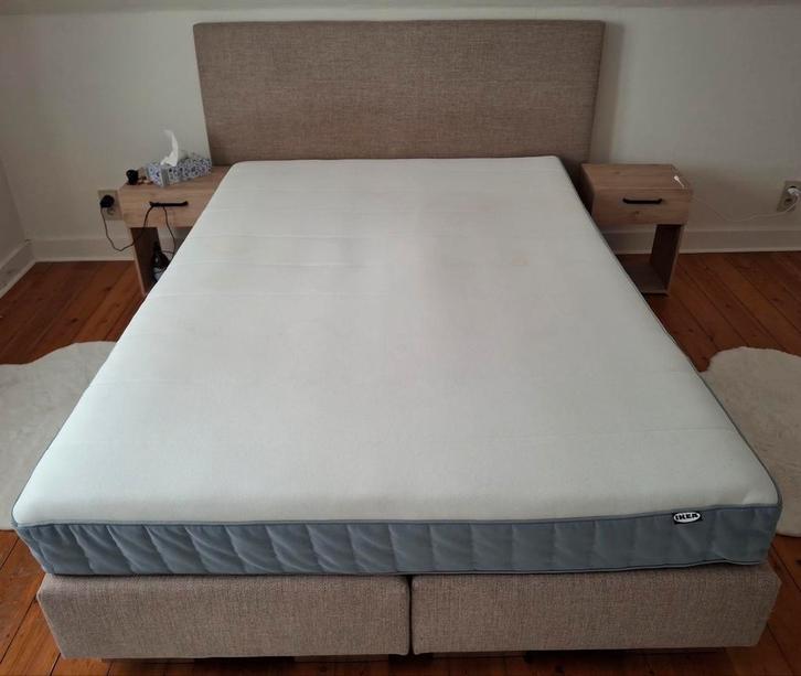 Compleet bed 140x200 + IKEA matras, Huis en Inrichting, Slaapkamer | Boxsprings, Gebruikt, 140 cm, 200 cm, Tweepersoons, Beige