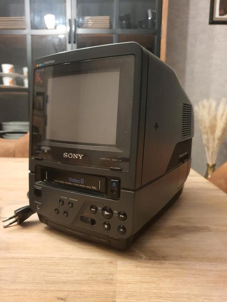 Sony EV-DT1 5inch trinitron video8 crt all in one, TV, Hi-fi & Vidéo, Télévisions vintages, Enlèvement