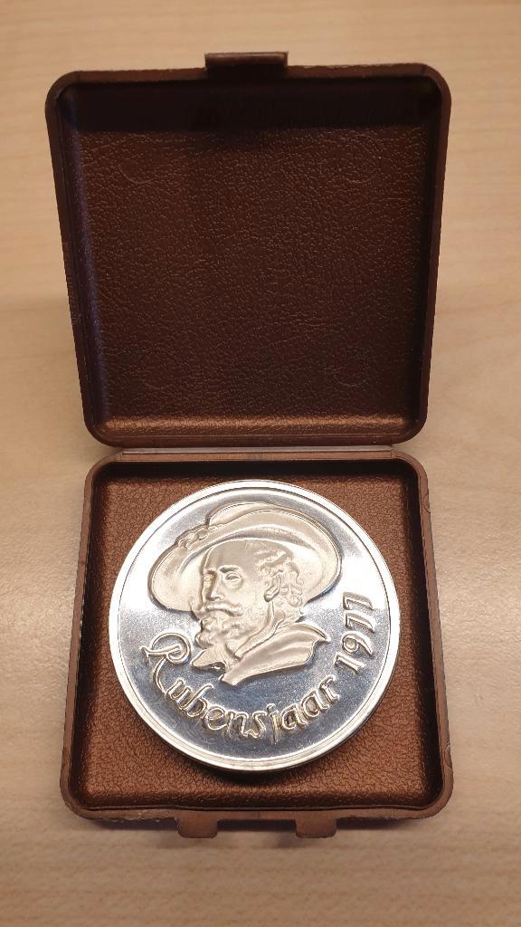 Zilveren Rubens munt Rubensjaar Antwerpen 1977 38mm 25g, Postzegels en Munten, Penningen en Medailles, Zilver, Ophalen