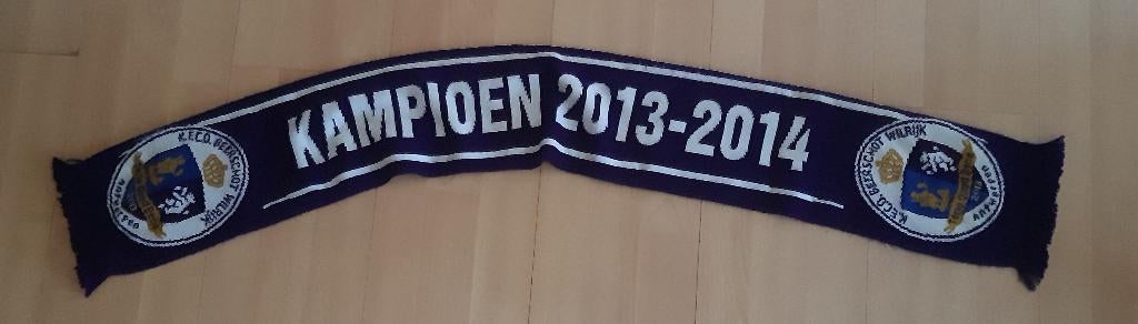 VOETBAL SUPORTER SJAAL BEERSCHOT KAMPIOEN 2013 - 2014, Verzamelen, Sportartikelen en Voetbal, Ophalen of Verzenden