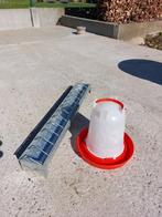 metalen voederbak en plastic dranksilo voor kuikens, Dieren en Toebehoren, Pluimvee | Toebehoren, Ophalen, Gebruikt, Drinken en Voederen