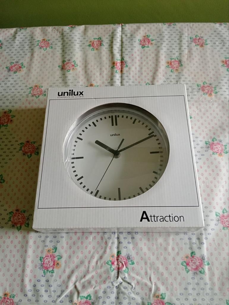 Horloge murale "unilux" neuve, dans son emballage., Maison & Meubles, Neuf, Analogique, Horloge murale