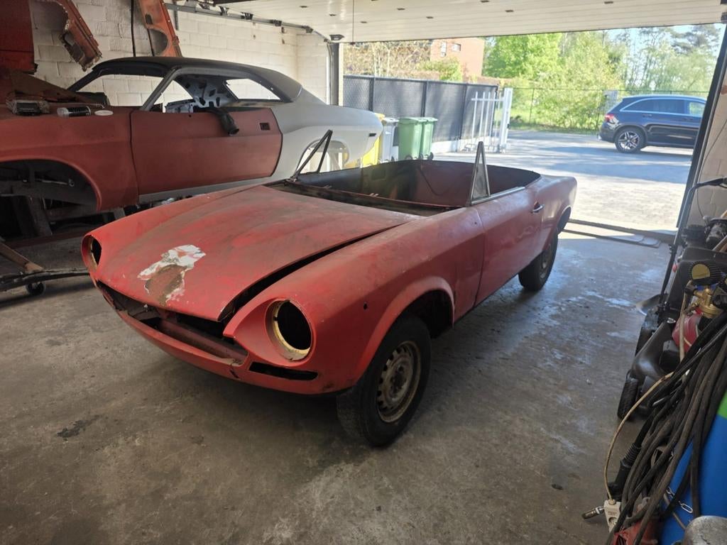 Fiat 124 spider, 1600 cc, Handgeschakeld, Particulier, 2 deurs