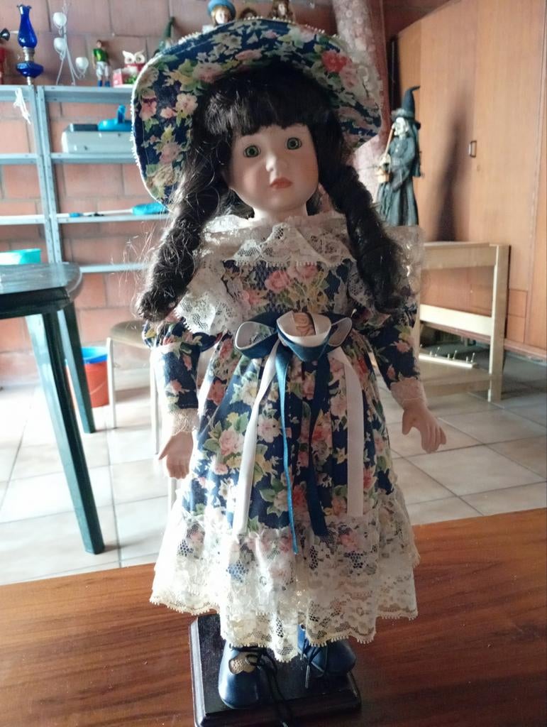 Porseleinen popje, Enlèvement