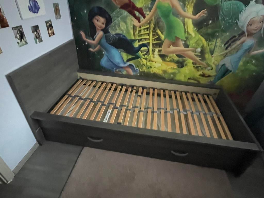 Kinderkamer met kleerkast en burea, Kinderen en Baby's, Kinderkamer | Complete kinderkamers, Gebruikt, Jongetje of Meisje, Ophalen