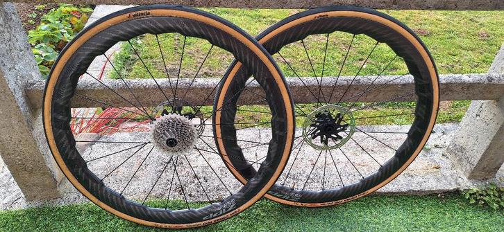 Roues carbone Zipp 353 NSW en parfait état, Fietsen en Brommers, Fietsonderdelen, Zo goed als nieuw, Wiel, Carbon, Gravelbike