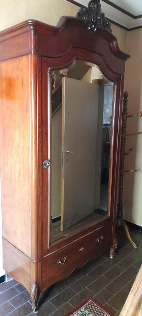 Antieke halkast., Ophalen