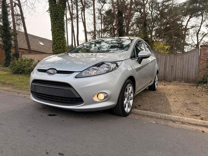 Très belle Ford Fiesta — 1er propriétaire, Autos, Ford, Entreprise, Achat, Fiësta, ABS, Airbags, Air conditionné, Bluetooth, Ordinateur de bord