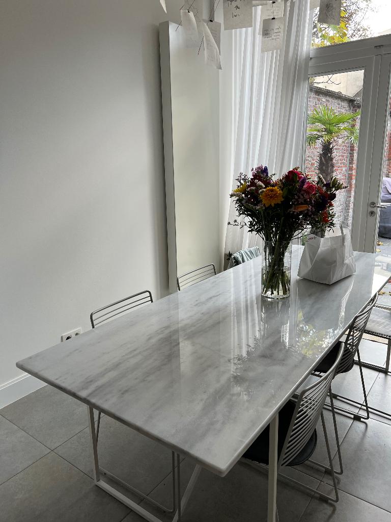 Marmeren eettafel Furnified, Huis en Inrichting, Tafels | Eettafels, Gebruikt, 50 tot 100 cm, 200 cm of meer, Vijf personen of meer