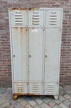 3 doors locker, Enlèvement