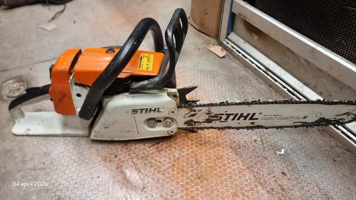 Tronçonneuse Stihl MS240, Bricolage & Construction, Outillage | Scies mécaniques, Utilisé, Tronçonneuse, Enlèvement