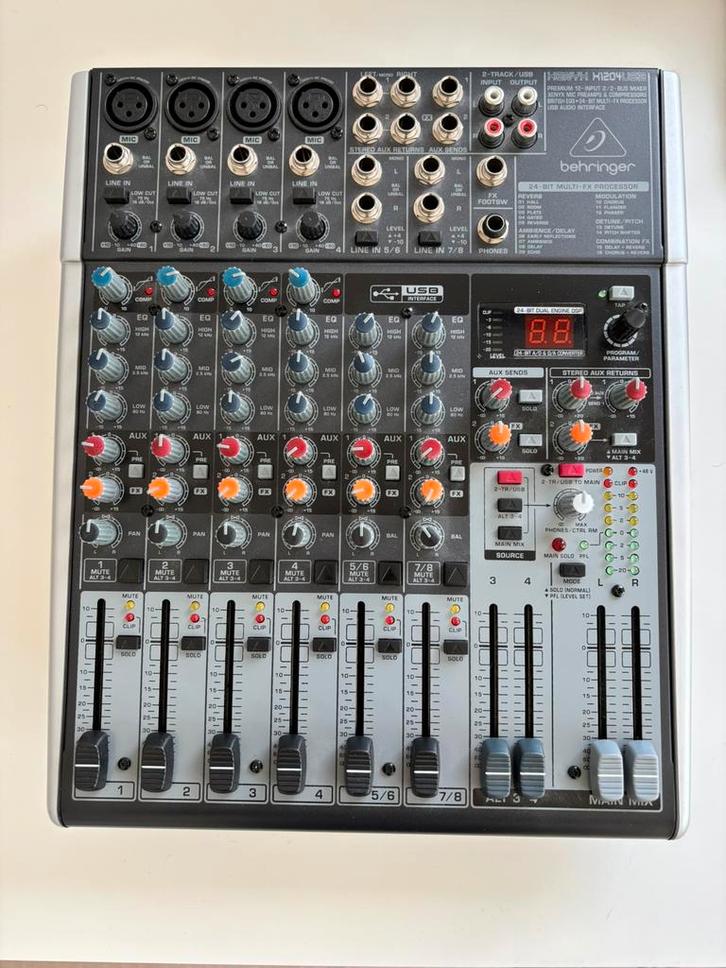 Mixeur Behringer Xenyx X1204USB, Musique & Instruments, Tables de mixage, 5 à 10 canaux, Entrée micro, Enlèvement ou Envoi