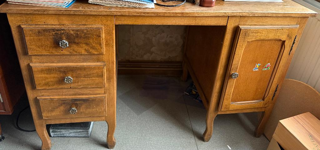 Antieke bureau, Enlèvement