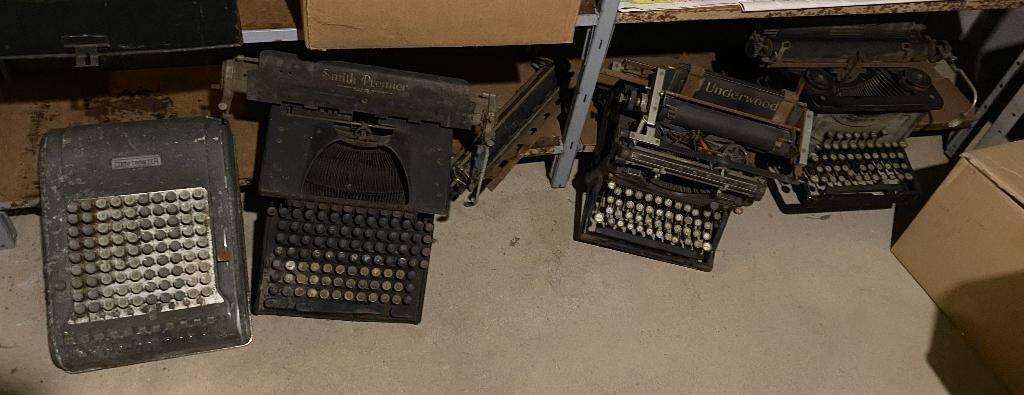 Set van 4 oude schrijfmachines en rekenmachine, Ophalen, Gebruikt