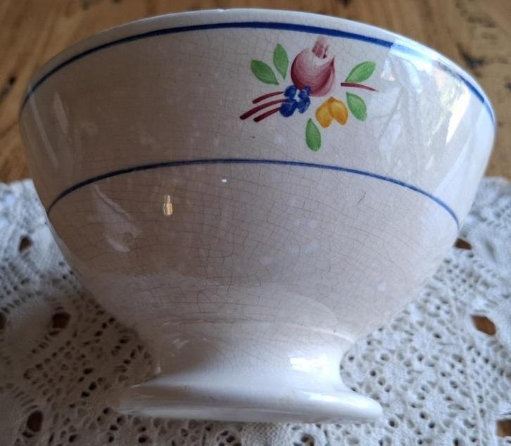 Grote Franse brocante beboterde spoelkom, bloemen, GIEN, Enlèvement ou Envoi