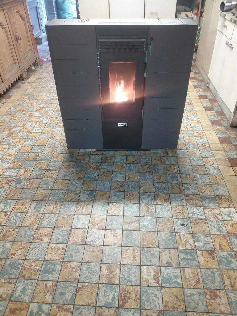Poeles pellet, Maison & Meubles, Poêles, Enlèvement ou Envoi, Autres carburants, Utilisé, Poêle à granulés
