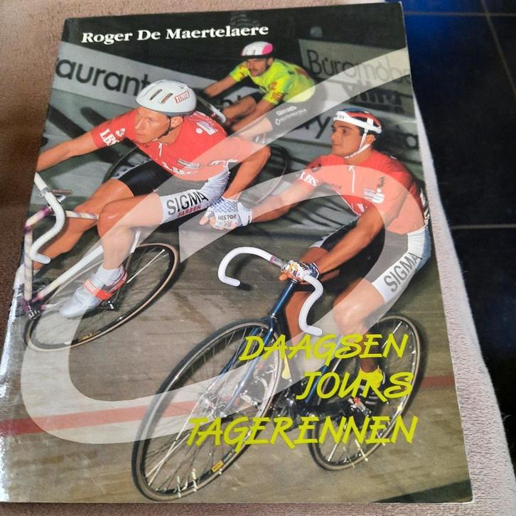 Livre 6 - Day de Roger De Maertelaere. Plein de photos., Livres, Livres de sport, Enlèvement ou Envoi