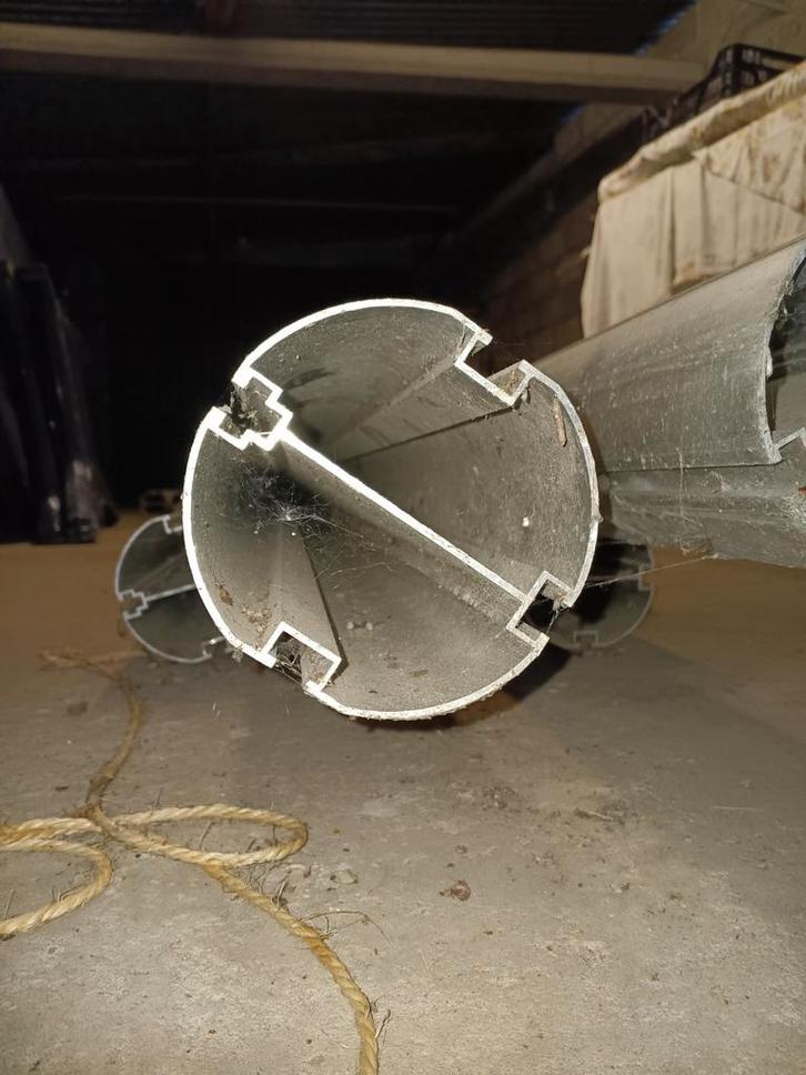 Aluminium profielbuizen met 4 groeven, Tuin en Terras, Palen, Balken en Planken, Ophalen