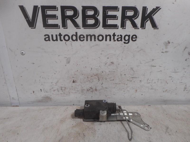CENTRALE VERGRENDELING MOTOR ACHTERKLEP Opel Tigra (75), Gebruikt, Opel