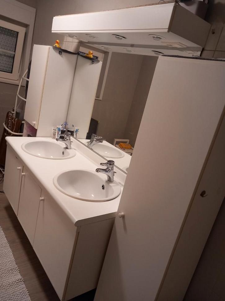 Badkamermeubel met lavabo, kranen, bad en badkraan, Huis en Inrichting, Badkamer | Badkamermeubels, Gebruikt, Ophalen