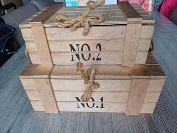 Landelijke decoratieve kist hout 2 stuks 20€ schatkist beschikbaar voor biedingen