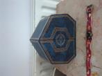 Tomorrowland Balcony VIP bracelet + Treasurecase, Ophalen of Verzenden, Zo goed als nieuw, Rood