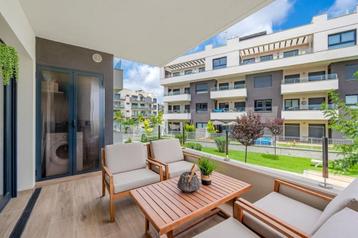 Modern zo goed als nieuw appartement/ Villamartin beschikbaar voor biedingen