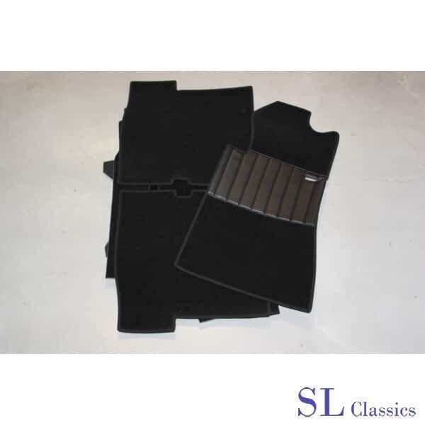 Tapijt set 18-delig Zwart Mercedes-Benz SL, W107 - R107, Auto-onderdelen, Interieur en Bekleding, Mercedes-Benz, Nieuw, Ophalen of Verzenden