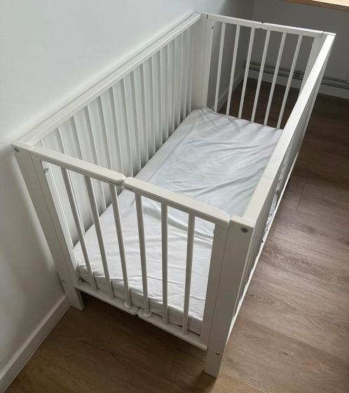 Opvouwbaar Kinderbed TiSsi incl 2 matrassen, Kinderen en Baby's, Babywiegjes en Ledikanten, Zo goed als nieuw, Ophalen