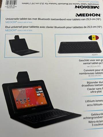 Étui universel pour tablette avec clavier azerty disponible aux enchères