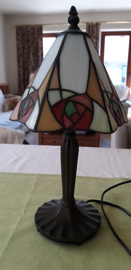 Tafellamp in Tiffanystijl, Huis en Inrichting, Lampen | Tafellampen, Zo goed als nieuw, Ophalen of Verzenden