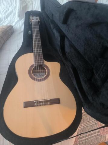 Guitare Cordoba C5 cet/ Admira A6 disponible aux enchères