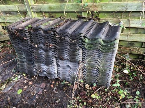 wie nog de laatste dakpannen sneldek ,25 stuks (10 euro)?, Doe-het-zelf en Bouw, Dakpannen en Dakbedekking, Zo goed als nieuw