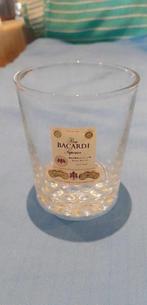 Bacardi glas, Verzamelen, Glas en Drinkglazen, Ophalen of Verzenden, Zo goed als nieuw, Borrel- of Shotglas