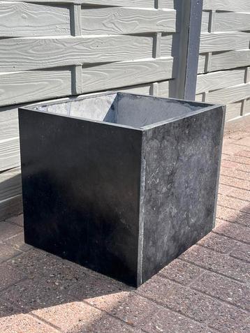 Plantenbak bloembak beschikbaar voor biedingen