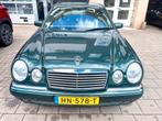 Mercedes Benz W210 E320 Avantgarde 1995, Autos, Oldtimers & Ancêtres, Achat, Carnet d'entretien, Noir, Berline