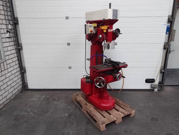 Boor-freesmachine, kolomboormachine, freesmachine beschikbaar voor biedingen