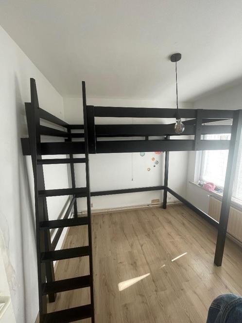 Hoogslaper zwart (140 x 200), Huis en Inrichting, Slaapkamer | Bedden, Gebruikt, Tweepersoons, 140 cm, 200 cm, Hout, Zwart, Ophalen