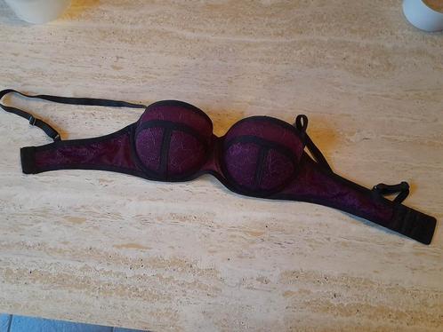 Donkerpaarse met zwart voorgevormde BH van H&M  Maat : 70B, Kleding | Dames, Ondergoed en Lingerie, BH, Paars, Ophalen of Verzenden