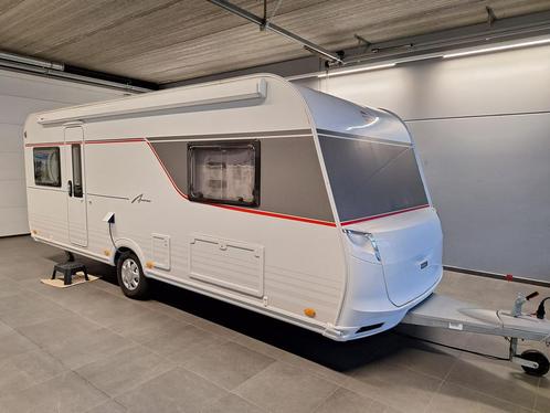 Burstner Averso 435 TL met lengtebedden, Caravans en Kamperen, Caravans, Bedrijf, tot en met 4, 1000 - 1250 kg, Standaardzit, Bürstner