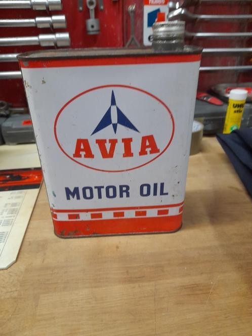 ancien bidon huile vide avia motor oil, Collections, Marques & Objets publicitaires, Utilisé, Autres types, Envoi