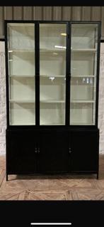 VITRINEKAST exclusief zwart metaal glas 142 cm breed actie, Huis en Inrichting, Buffetkast exclusief zwart metaal glas 142 cm breed actie