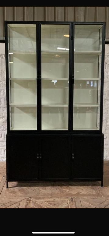 VITRINEKAST exclusief zwart metaal glas 142 cm breed actie beschikbaar voor biedingen