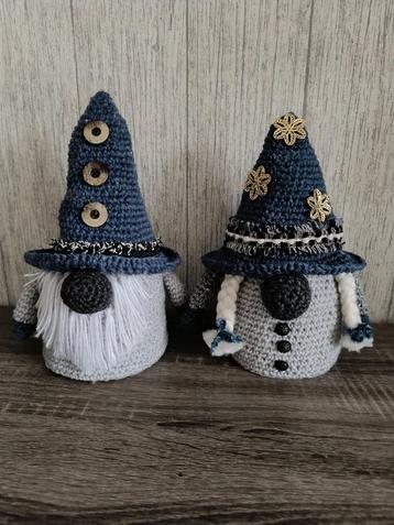 Kerst gnooms ten voordele van onderzoeken op borstkanker  beschikbaar voor biedingen