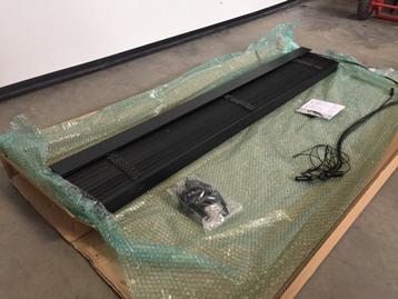 (148) Zwarte lamellen 150 breed nieuw nog in de verpakking beschikbaar voor biedingen