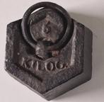Très ancien poids hexagonal en fonte 5 kg, Enlèvement ou Envoi
