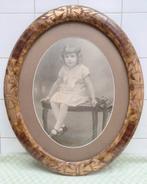 Beau cadre ovale ancien avec photo ancienne de bébé. Hauteur, Antiquités & Art, Enlèvement