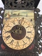 friese stoelklok met wek syteem, Antiek en Kunst, Ophalen
