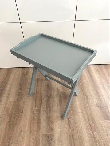 Bijzettafel met afneembaar dienblad beschikbaar voor biedingen