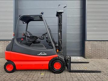 Linde E25/03 2,5 ton elektrische heftruck (bj 2008) beschikbaar voor biedingen